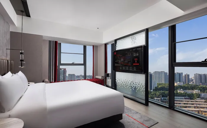 Radisson RED Hotel — 3