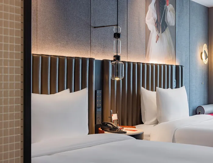 Radisson RED Hotel — 8