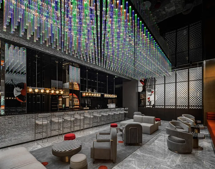 Radisson RED Hotel — 9